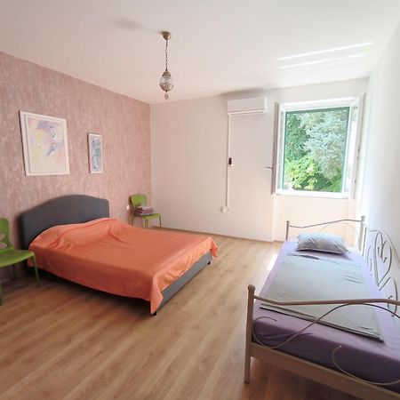 Bright And Colourful Apartment Luce -Sandy Beach Split Exterior foto