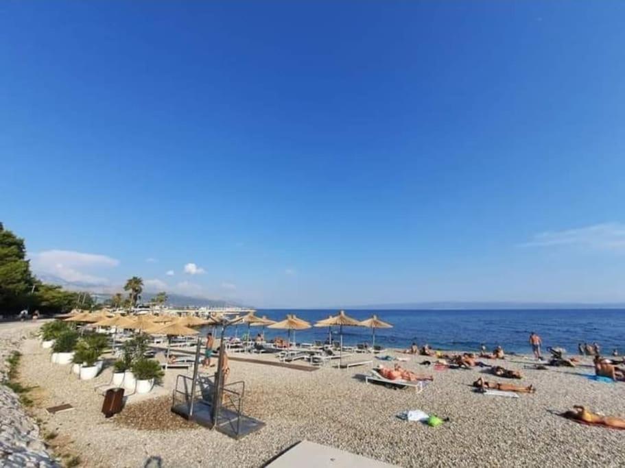 Bright And Colourful Apartment Luce -Sandy Beach Split Exterior foto